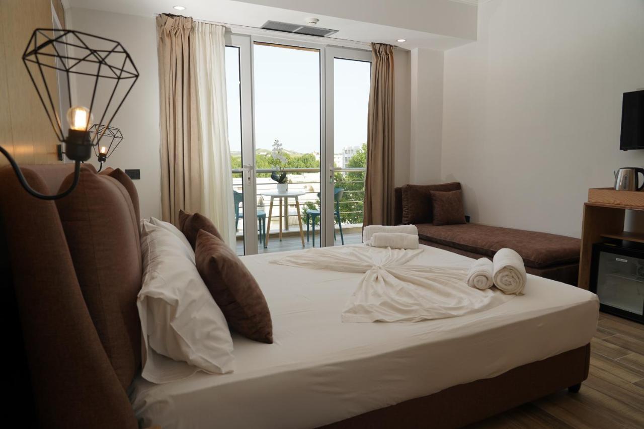 Hotel Monaco & Garden Golem  Εξωτερικό φωτογραφία